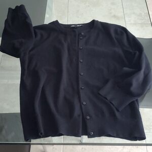 Cable & Cage black button down 3/4 sleeve sweater